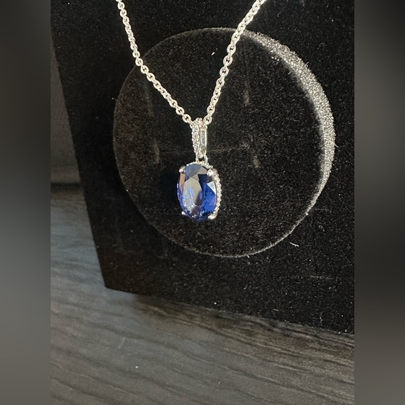 NEW Pandora 3 piece set Sparkling Statement Halo necklace, earrings, & ring 9 - Picture 10 of 17